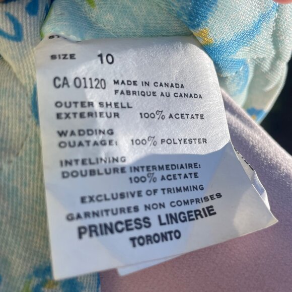 Vintage 1960s Quilted Housecoat – Blue Floral – Retro Loungewear - Picture 8 of 11